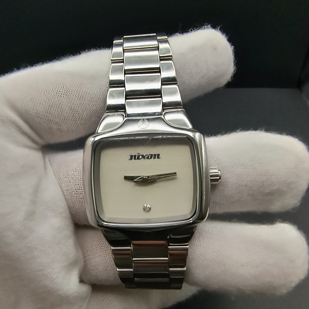 Nixon The Small Player